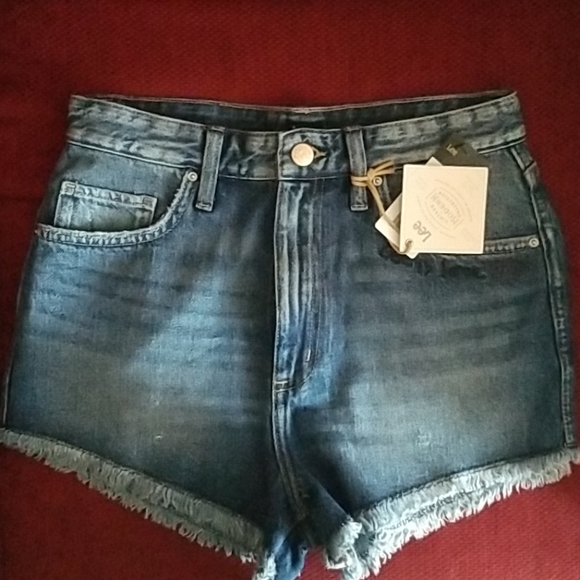 Size 28 Lee brand shorts - Picture 2 of 2